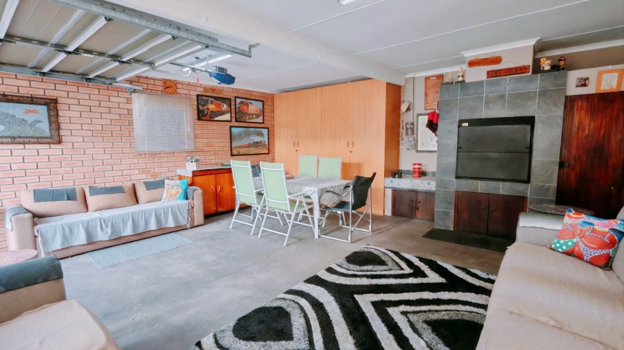 2 Bedroom Property for Sale in Hartenbos Central Western Cape